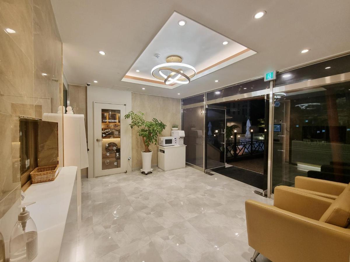 Trevi Hotel Jeju Esterno foto