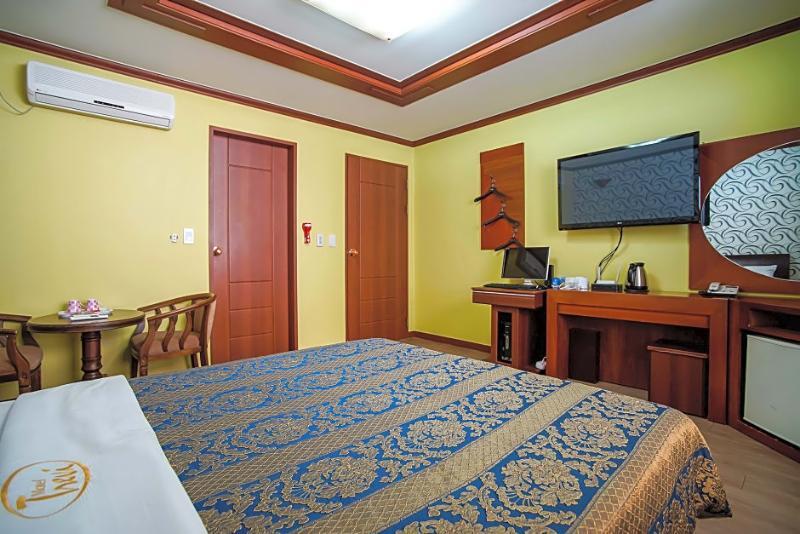 Trevi Hotel Jeju Esterno foto
