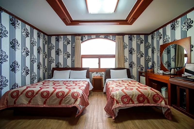Trevi Hotel Jeju Esterno foto