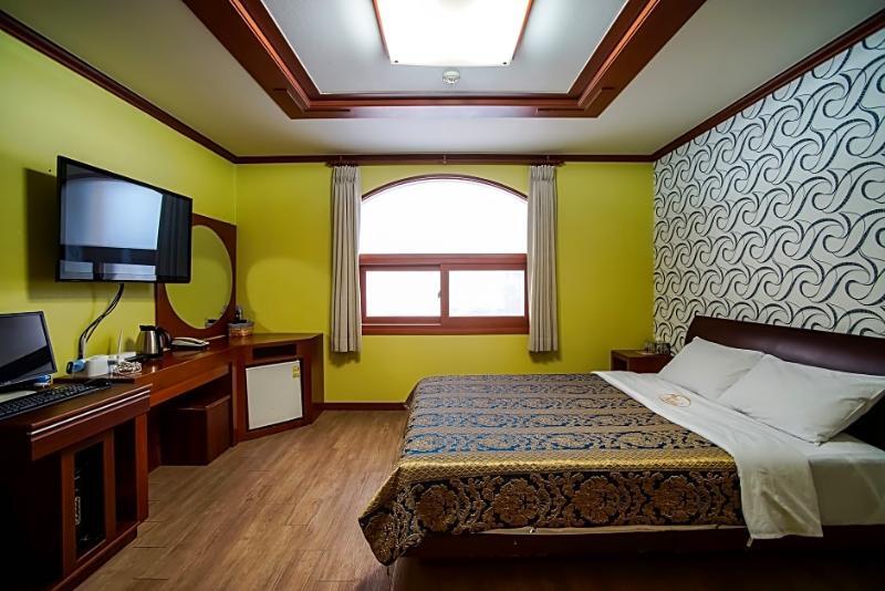 Trevi Hotel Jeju Esterno foto